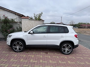 Volkswagen Tiguan R-Line 2.0 TDI 2011 - masina personala - imagine 3