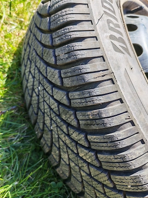 Vand anvelope iarna cu jante sii capace  185 65 15 gauri 4x100 Fiat, Opel, Logan - imagine 2