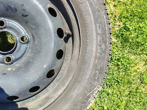 Vand anvelope iarna cu jante sii capace  185 65 15 gauri 4x100 Fiat, Opel, Logan - imagine 5