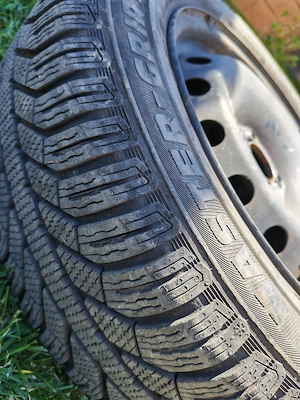 Vand anvelope iarna cu jante sii capace  185 65 15 gauri 4x100 Fiat, Opel, Logan - imagine 3
