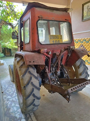Vând tractor    - imagine 5