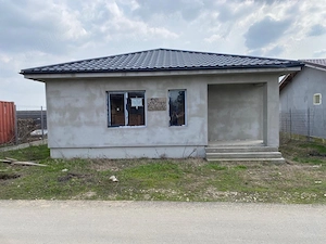 vand casa 3 camere baie bucatarie prwt 50000  fixxx
