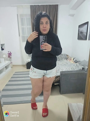 Noua Ochii albaștrii,sanii mari...38 ani