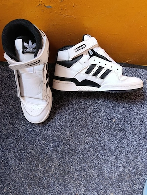 adidași NR 41 ( nu trimit prin curier )