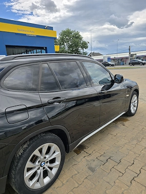 BMW X1 xDrive20i Automat | 2.0 Benzina | Piele | Incalzire scaune | Navigatie - imagine 2