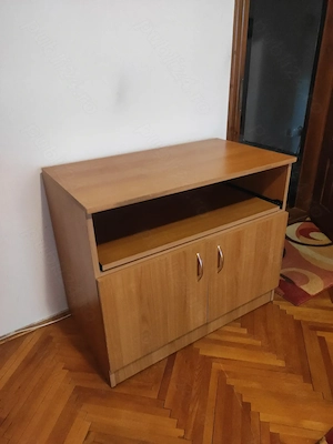 Comodă multifuncțională pentru TV, calculator, stații audio studio, stații gaming, etc.