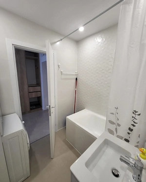 Garsonieră de inchiriat+loc parcare supraetajata, Hills Brauner, 440e - imagine 2