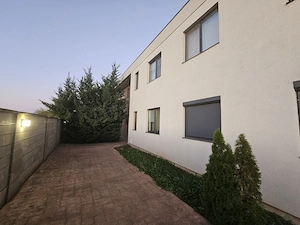 Apartament lux, 2 camere, etajul 1, terasă 12 mp, 2 locuri de parcare, Dumbrăvița, zona Fervenția - imagine 12