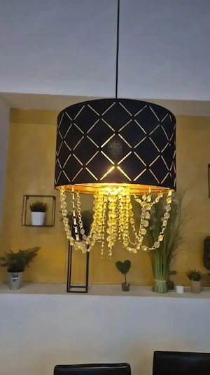 Vand lustre negre cu auriu si cristale 