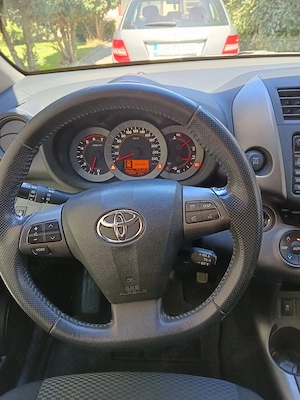 Mașina Toyota RAV4 2009 - imagine 5