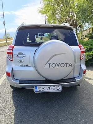 Mașina Toyota RAV4 2009 - imagine 4