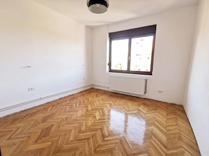 Apartament cu GARAJ propriu si  ACOPERIS NOU! - imagine 4