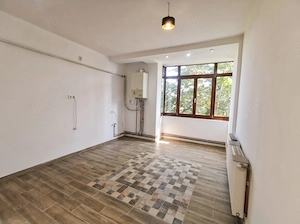Apartament cu GARAJ propriu si  ACOPERIS NOU! - imagine 2
