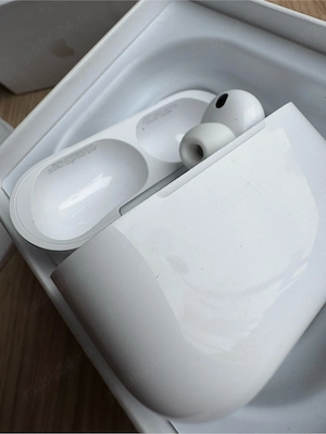 vand airpods pro 3 noi 