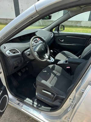 Renault Grand Scenic 1.9dCi Privilege - imagine 4