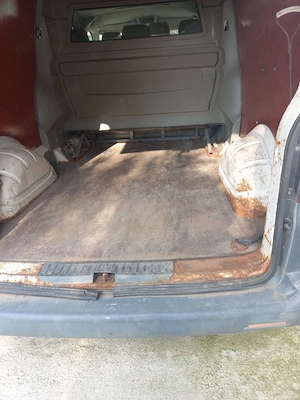 Mașina Volkswagen Transporter - imagine 3