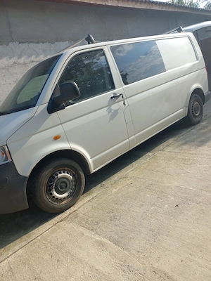 Mașina Volkswagen Transporter