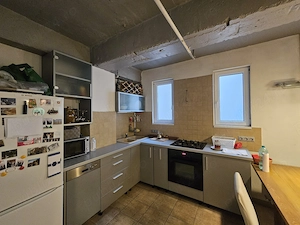 Apartament generos, 3 camere, etajul 8 din 10, semidecomandat, terasă mare, aproape de Iulius Mall - imagine 12