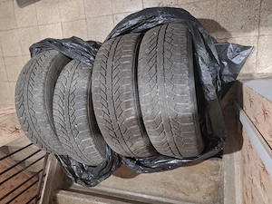 4 buc Anvelope iarnă 185/60 R 15