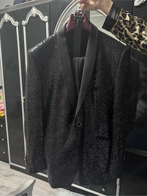 Costum bărbătesc, Culoare[neagră cu paiete] 