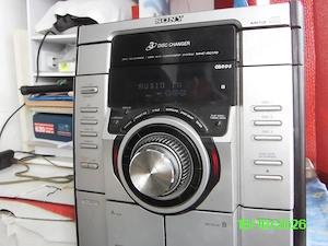 Combina SONY MHC-RG470 cu Boxe si Telecomanda