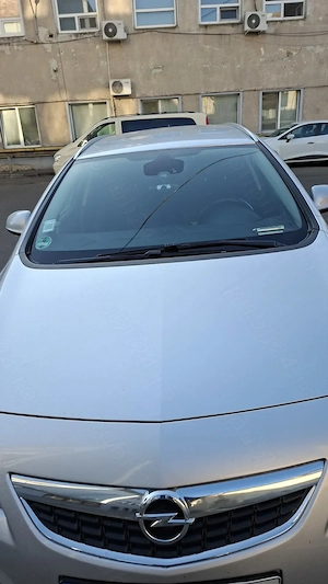 Vand sau  Schimb  Opel Astra J Sports Tourer1 7 Disel cu auto pe benzina.  - imagine 4