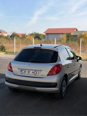 Vand Peugeot 207 1.4hdi 70cp AC 136.000km - imagine 2