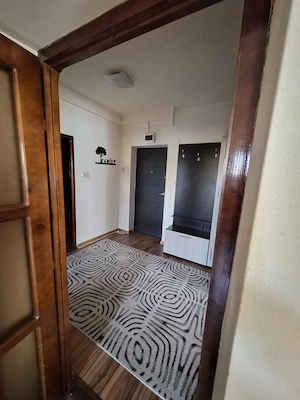Vand apartament 2 camere Bradet - imagine 5