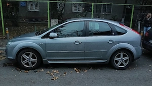 vand Ford Focus 2 hatchback Ghia