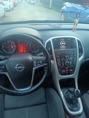 Vând mașină Opel astra j - imagine 4