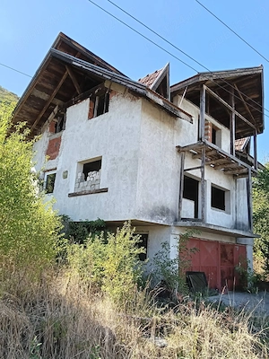 Vând casă ân comuna Vețel,,,la roșu preț ,,,,26 500 Euro,,, ușor negociabil ,,,pe strada Nicolaie Bă - imagine 2