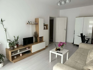 Închiriez apartament cu doua camere  - imagine 2