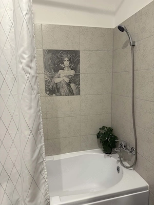 Închiriez apartament cu doua camere  - imagine 4