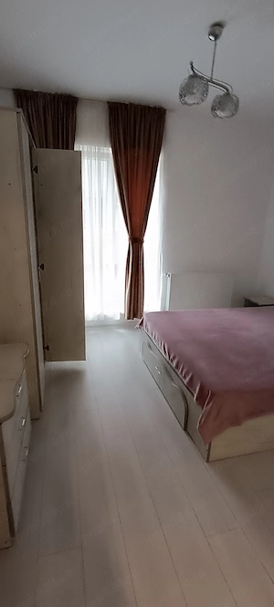 Închiriez apartament cu doua camere  - imagine 6