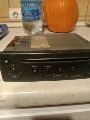 Radio cd auto montat pe Renault Laguna , compatibil Clio , Megane etc