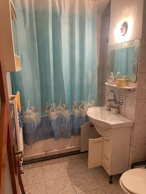 Inchiriez apartament