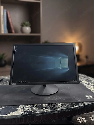 Vand monitor de birou