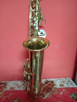 vând saxofon
