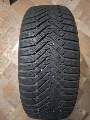 Vand anvelope de iarna 215/55/17  98V Laufenn