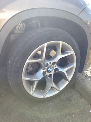Vând jante cu anvelope de vara BMW in doua lățimi 225/45/R18 față 255/40/R18 spate stare foarte buna
