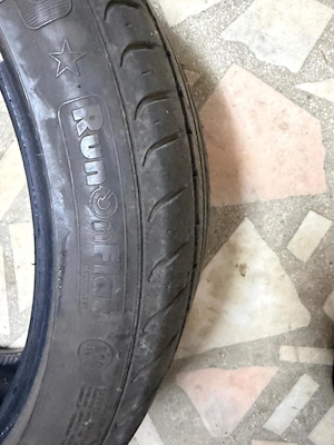 Titlu anunț: O singură anvelopă Goodyear 225/45 R18 RunFlat – Stare bună