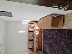 Inchiriez apartament la casă,  3 camere, baie, bucatarie, lic de parcare - imagine 4