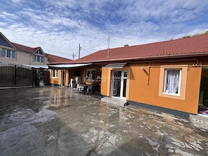 Casa individuala renovata  #238;n 2023 - intrare auto - 2 dormitoare - aproape de Cetatea Oradea - imagine 2