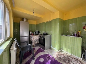 Casa individuala renovata  #238;n 2023 - intrare auto - 2 dormitoare - aproape de Cetatea Oradea - imagine 7