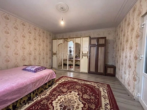Casa individuala renovata  #238;n 2023 - intrare auto - 2 dormitoare - aproape de Cetatea Oradea - imagine 6