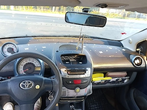 vând Toyota Aygo 