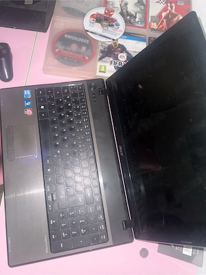 Vand , Schimb Playstation 3 + jocuri si laptop acer aspire functionale!