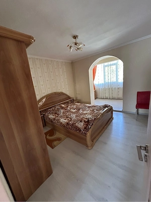 dau in chirie apartament cu 3 camere - imagine 2