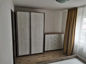 închiriez apartament 2 camere - imagine 2
