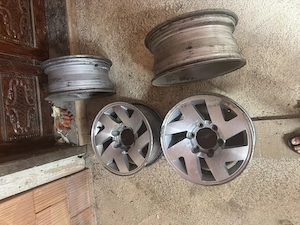 Vând urgent.,sau schimb cu ceva de r17 tot de mitubishi l200 din 2004 - imagine 2